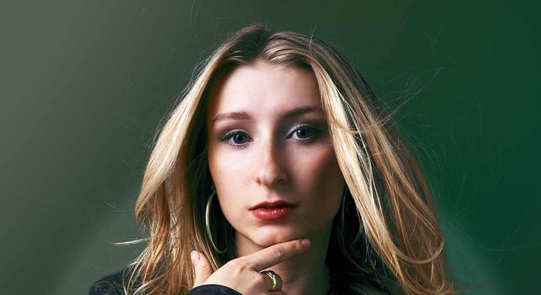 Singer-songwriter Holly Riva pens Song for HOPE